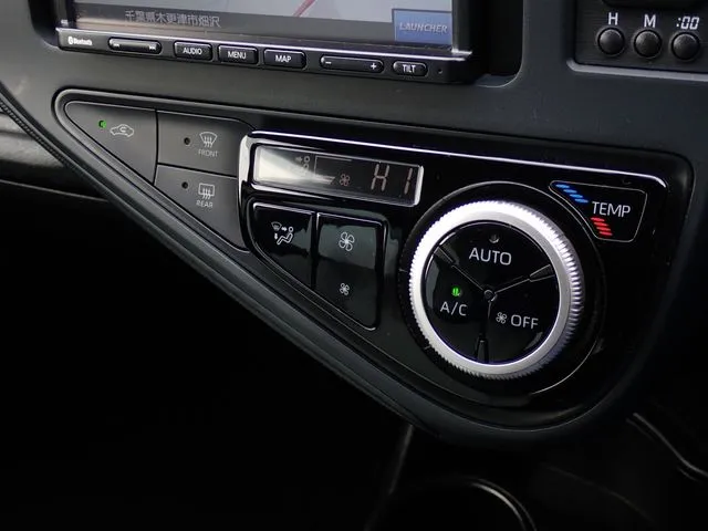 アクア（トヨタ）の車両写真