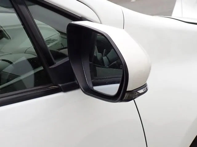 アクア（トヨタ）の車両写真