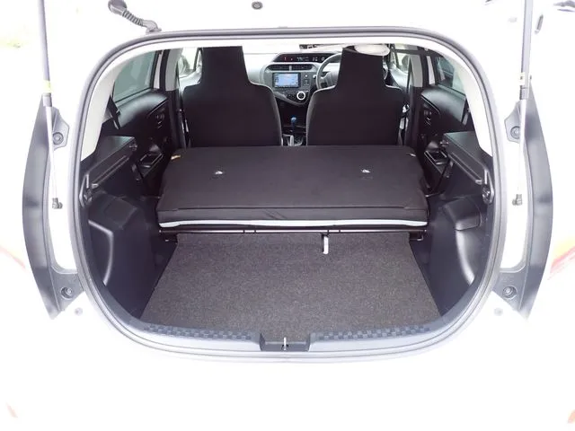 アクア（トヨタ）の車両写真