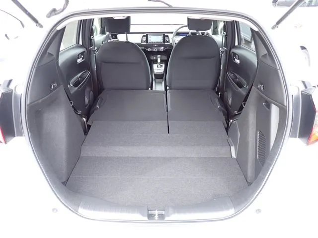 ホンダ　フィット　ｅ：ＨＥＶ