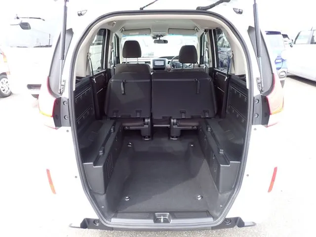 ホンダ　フリードプラス　ハイブリッド