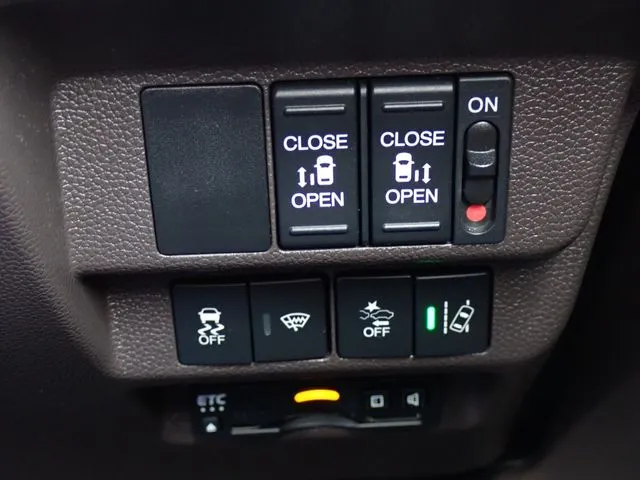 ホンダ　フリードプラス　ハイブリッド