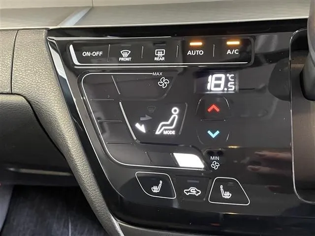 デリカ　ミニ（ミツビシ）の車両写真