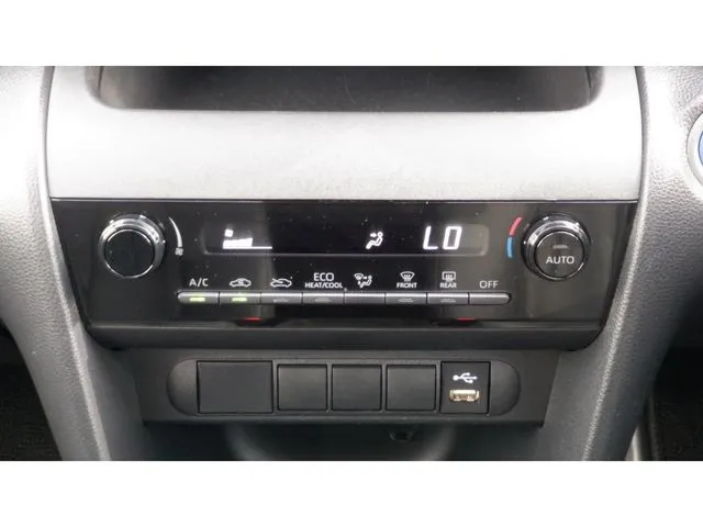 ヤリスクロス　ハイブリッド（トヨタ）の車両写真