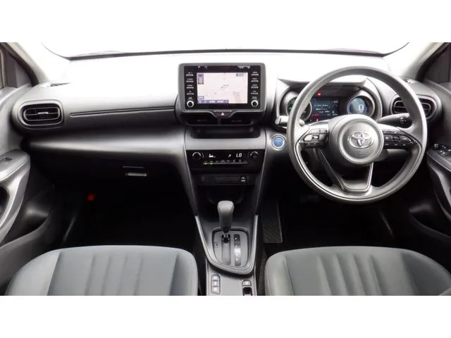 ヤリスクロス　ハイブリッド（トヨタ）の車両写真