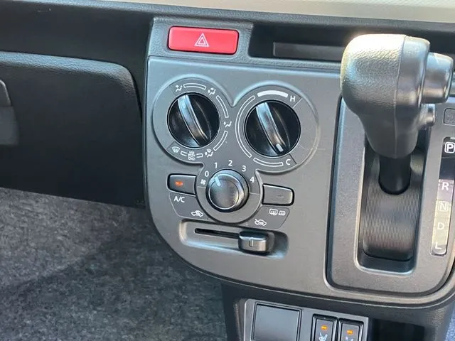 アルト　４ＷＤ（スズキ）の車両写真