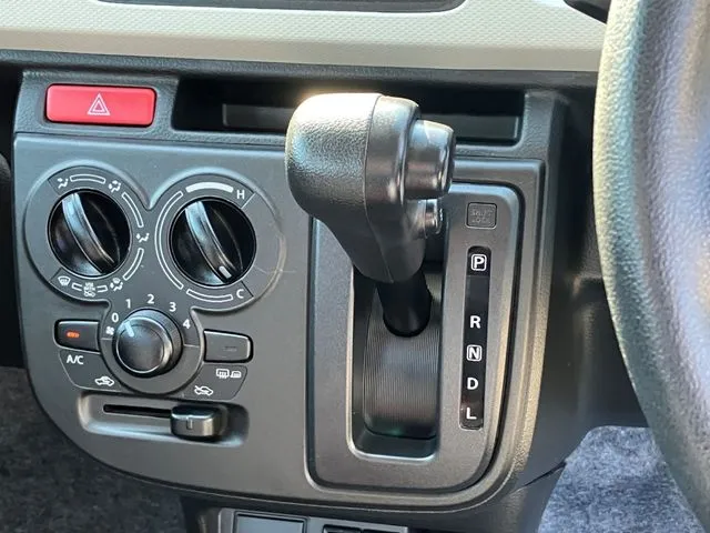 アルト　４ＷＤ（スズキ）の車両写真