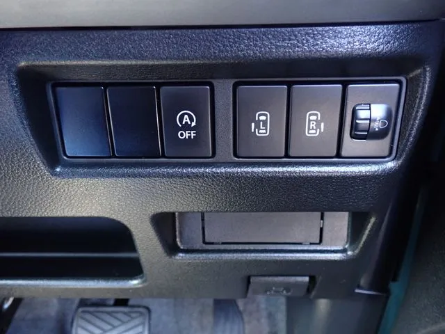 スペーシア（スズキ）の車両写真