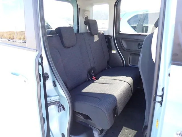 スペーシア（スズキ）の車両写真