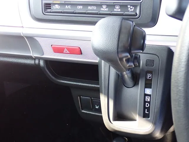 スペーシア（スズキ）の車両写真