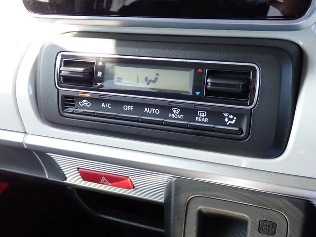 スペーシア（スズキ）の車両写真