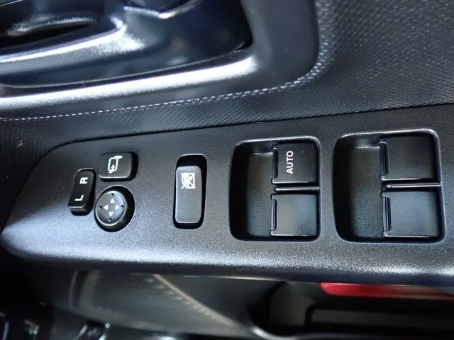 スペーシア（スズキ）の車両写真