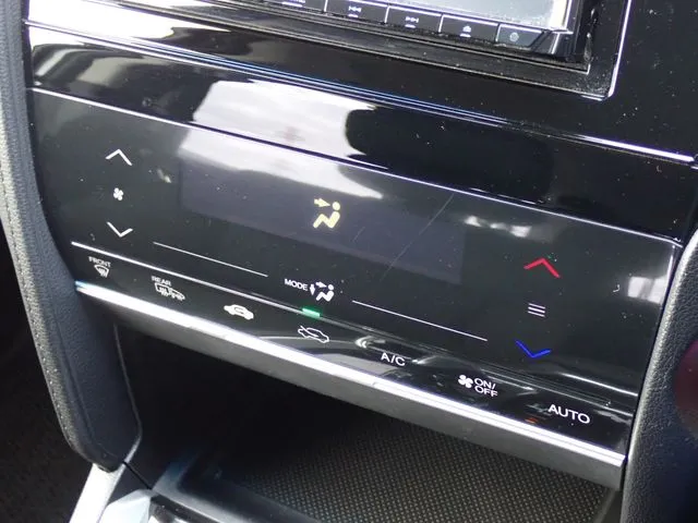 ホンダ　シャトル　ハイブリッド　４ＷＤ