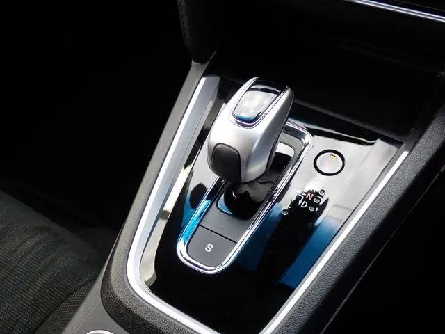 ホンダ　シャトル　ハイブリッド　４ＷＤ