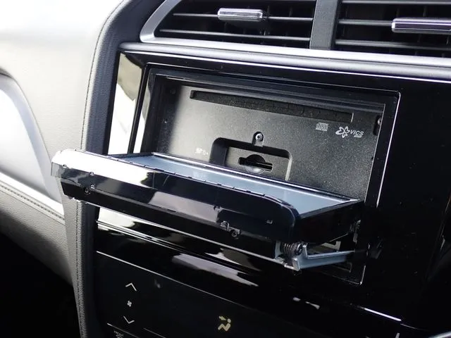 ホンダ　シャトル　ハイブリッド　４ＷＤ