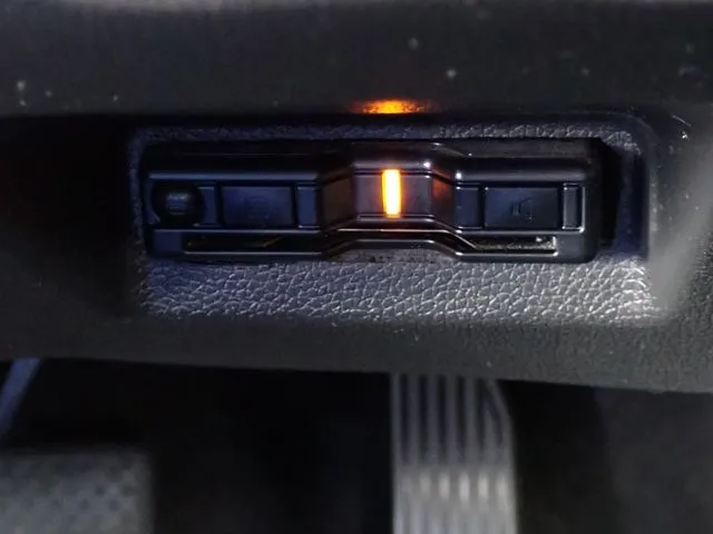 ホンダ　シャトル　ハイブリッド　４ＷＤ