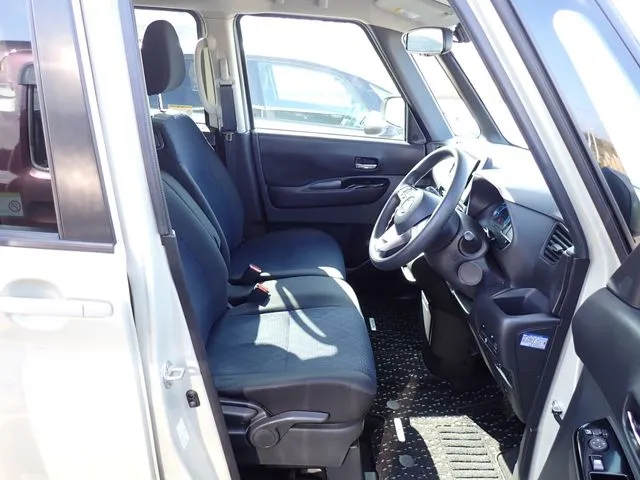 ルークス（ニッサン）の車両写真