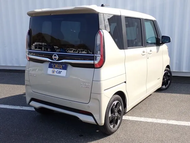 ルークス（ニッサン）の車両写真