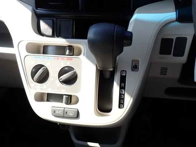 ムーヴ（ダイハツ）の車両写真