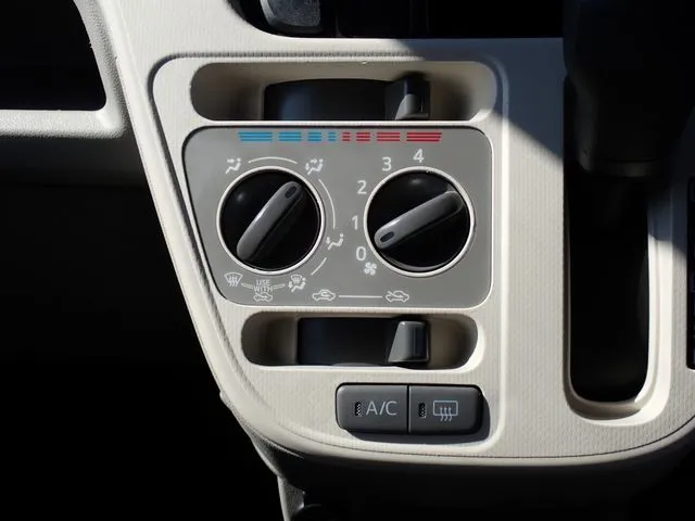 ムーヴ（ダイハツ）の車両写真