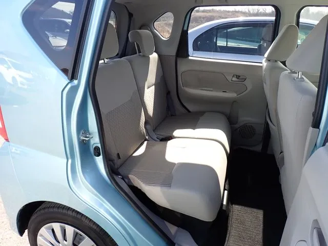 ムーヴ（ダイハツ）の車両写真