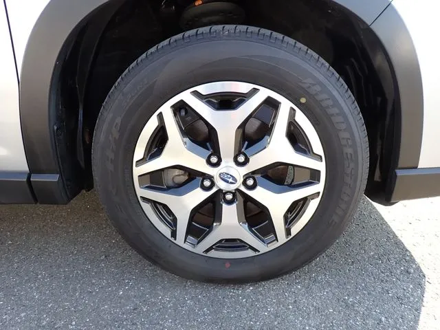 フォレスター（スバル）の車両写真