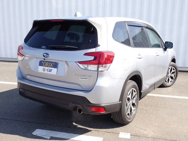 フォレスター（スバル）の車両写真