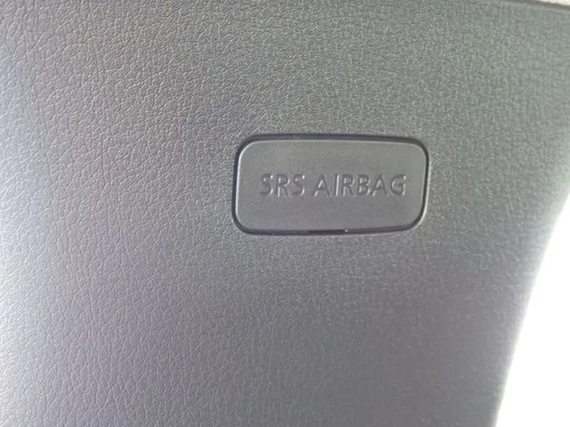 マツダ　ＭＡＺＤＡ３　セダン