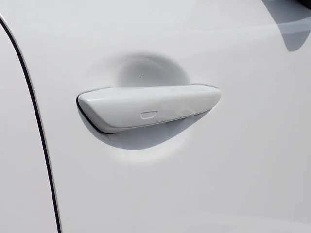 マツダ　ＭＡＺＤＡ３　セダン