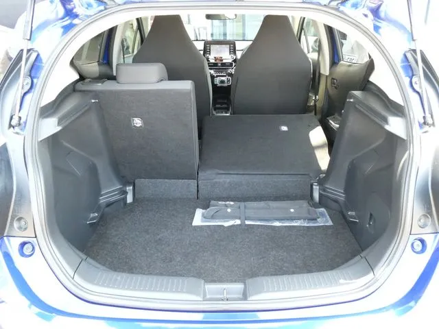 アクア（トヨタ）の車両写真