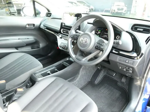 アクア（トヨタ）の車両写真