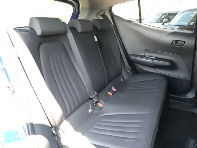 アクア（トヨタ）の車両写真