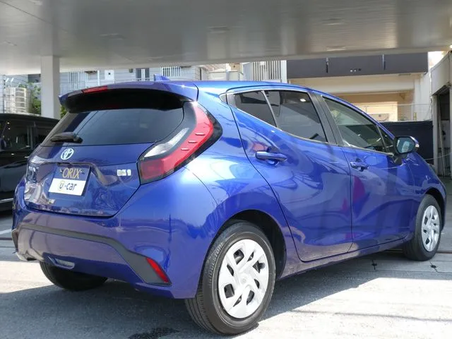 アクア（トヨタ）の車両写真