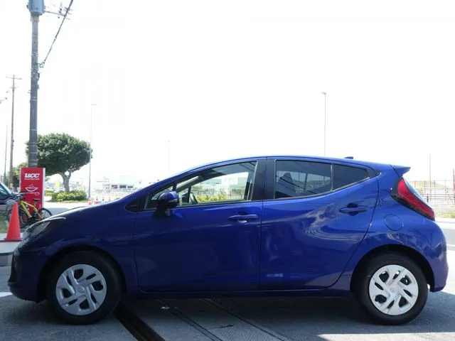 アクア（トヨタ）の車両写真