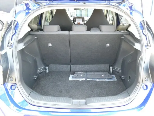 アクア（トヨタ）の車両写真