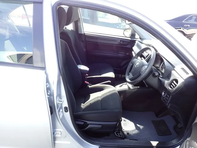 カローラアクシオ（トヨタ）の車両写真