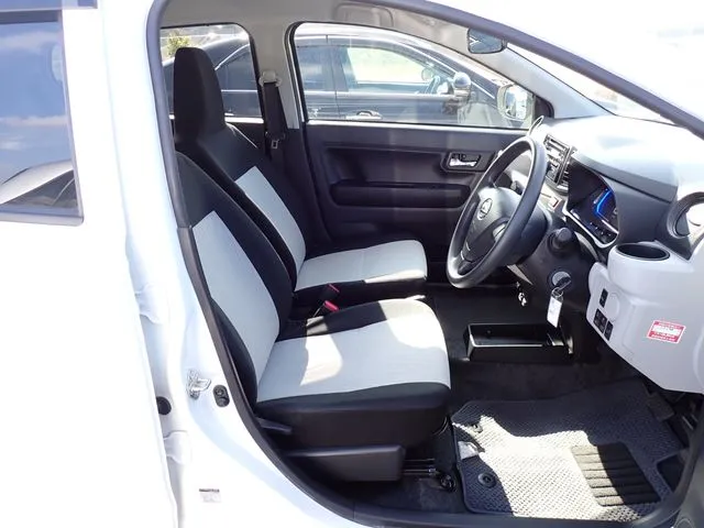 ミラ　イース（ダイハツ）の車両写真