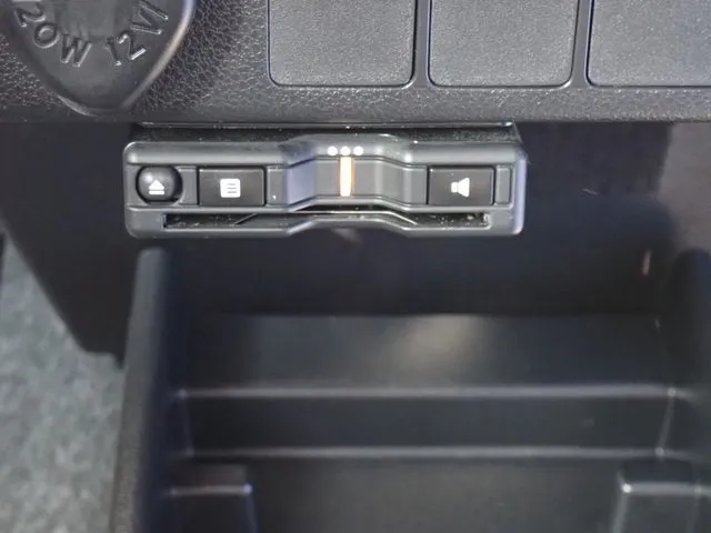 ミラ　イース（ダイハツ）の車両写真