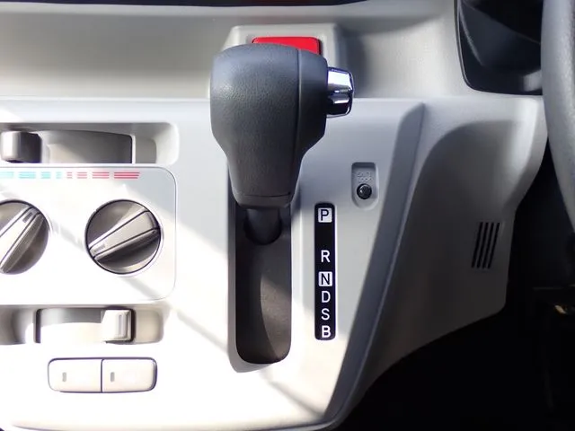 ミラ　イース（ダイハツ）の車両写真