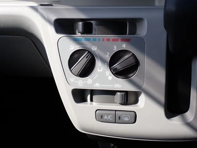 ミラ　イース（ダイハツ）の車両写真