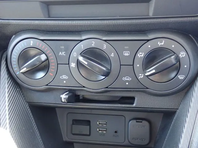 マツダ　ＭＡＺＤＡ２