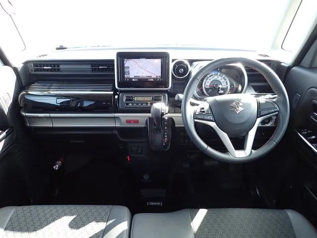 スペーシア　カスタム（スズキ）の車両写真