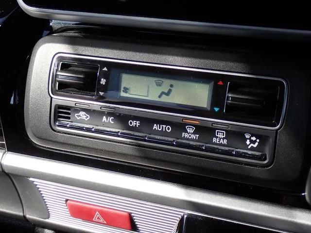 スペーシア　カスタム（スズキ）の車両写真