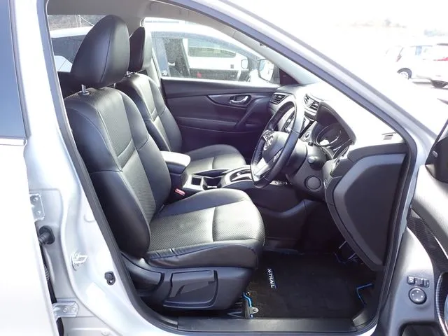 ニッサン エクストレイル ハイブリッド 2WD