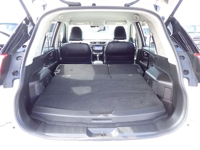 ニッサン エクストレイル ハイブリッド 2WD