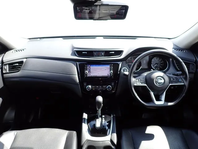 ニッサン エクストレイル ハイブリッド 2WD