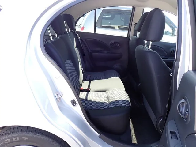 マーチ（ニッサン）の車両写真