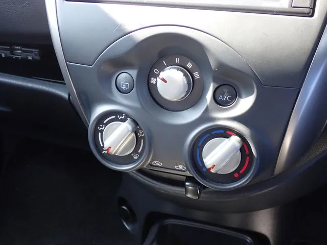 マーチ（ニッサン）の車両写真