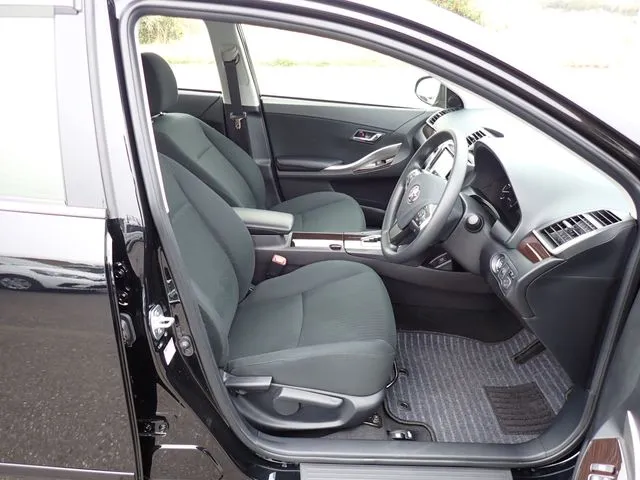 トヨタ　プレミオ