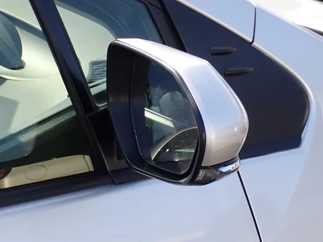 プリウス（トヨタ）の車両写真